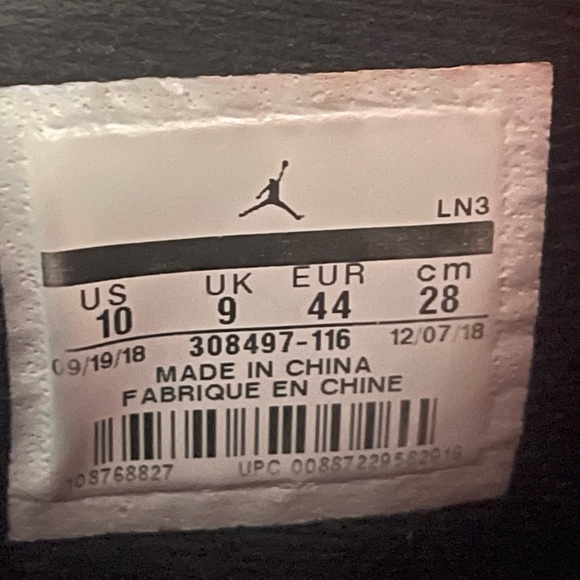 Jordan 4 - Picture 4 of 5